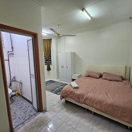 Ruhani Homestay 3 Kb - 4 Bedroom Fully Airconditioned With Wifi & Netflix Kota Bharu Buitenkant foto