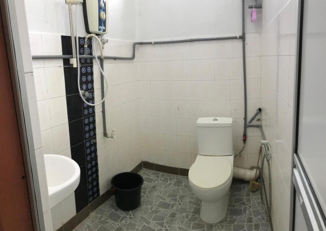 Ruhani Homestay 3 Kb - 4 Bedroom Fully Airconditioned With Wifi & Netflix Kota Bharu Buitenkant foto