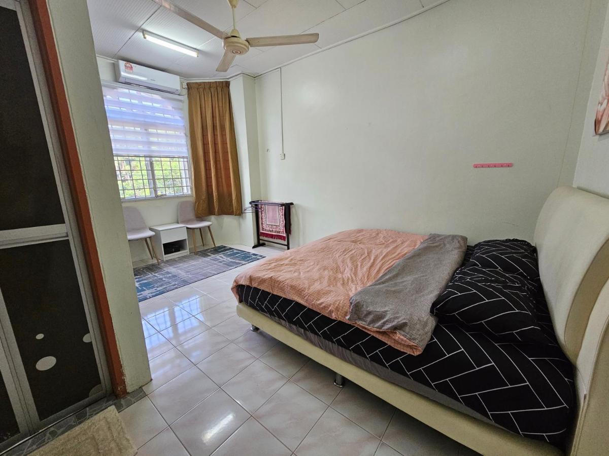 Ruhani Homestay 3 Kb - 4 Bedroom Fully Airconditioned With Wifi & Netflix Kota Bharu Buitenkant foto