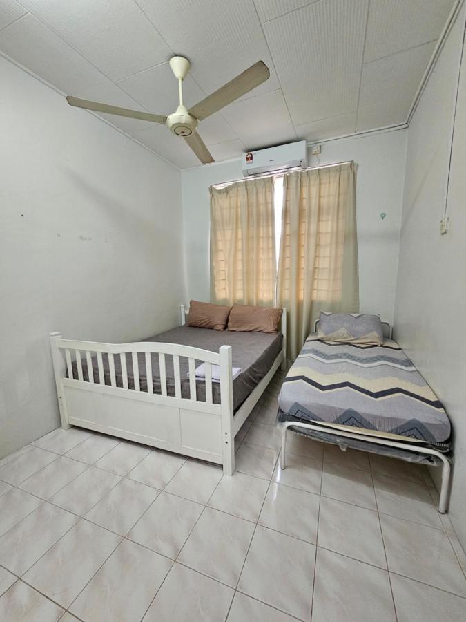 Ruhani Homestay 3 Kb - 4 Bedroom Fully Airconditioned With Wifi & Netflix Kota Bharu Buitenkant foto