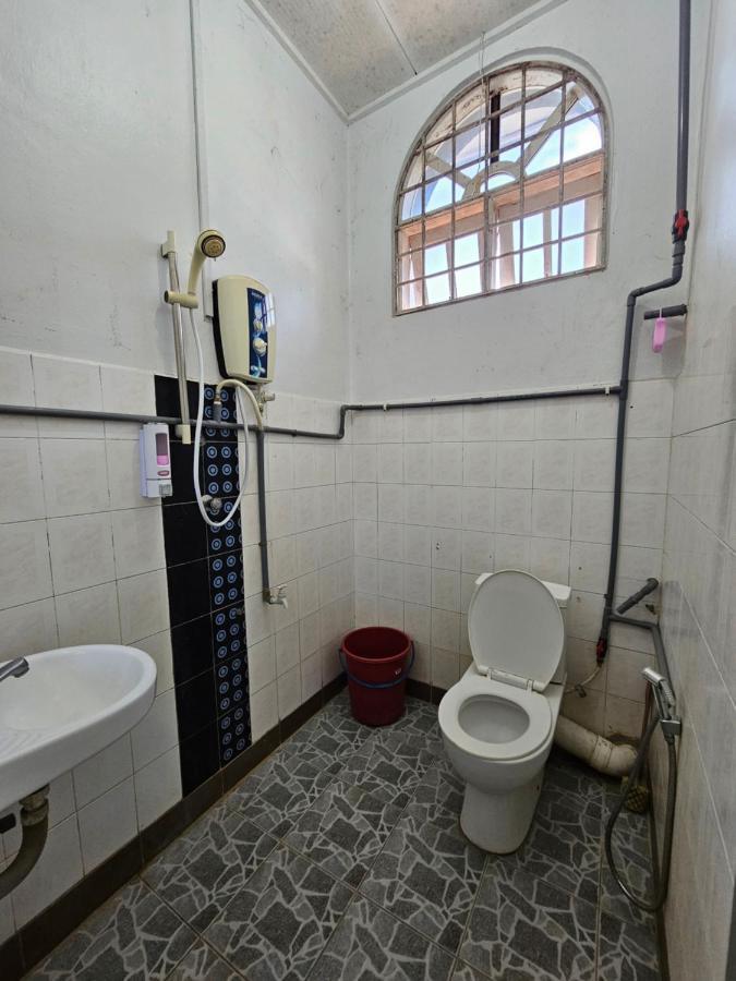 Ruhani Homestay 3 Kb - 4 Bedroom Fully Airconditioned With Wifi & Netflix Kota Bharu Buitenkant foto