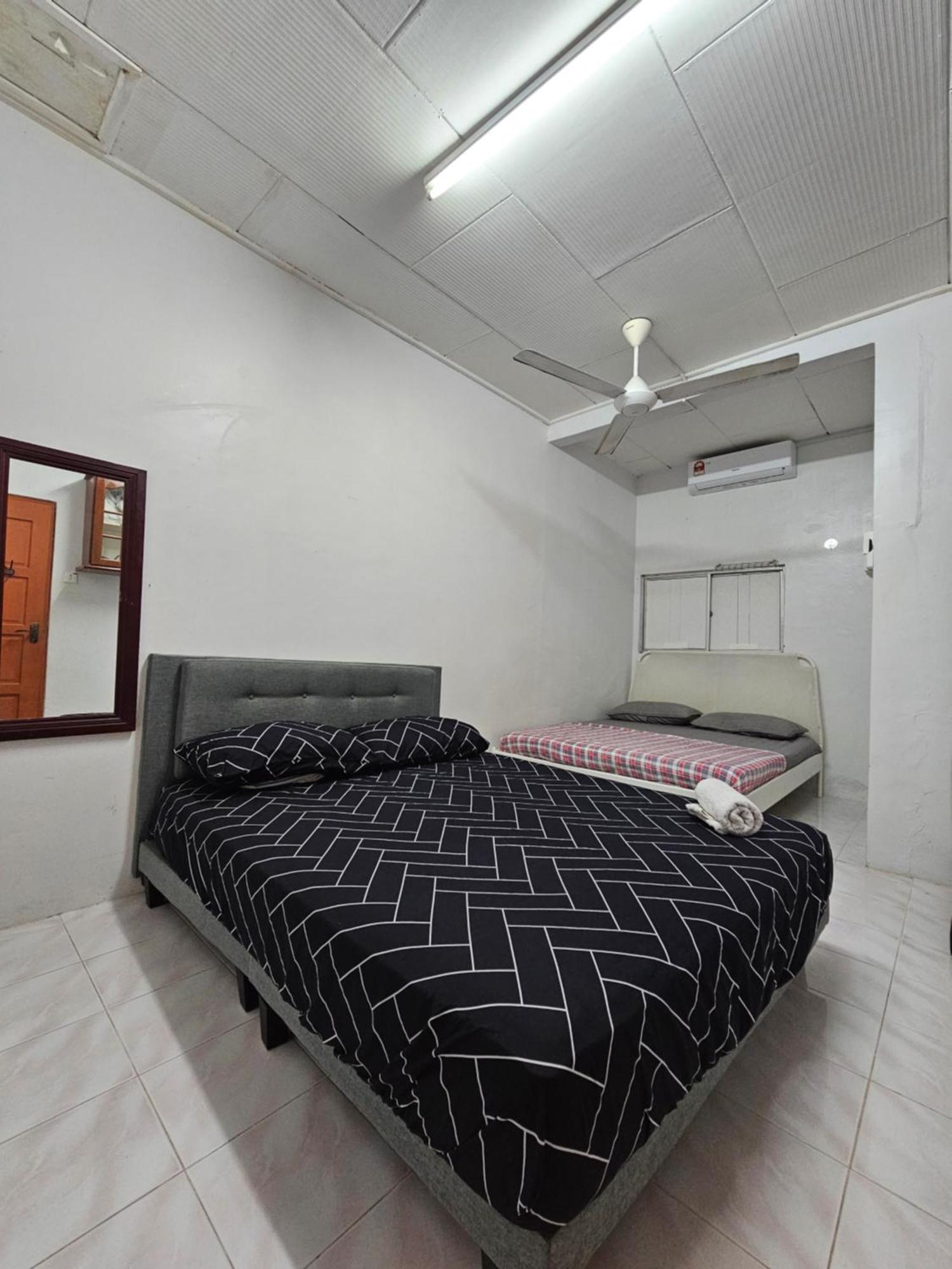 Ruhani Homestay 3 Kb - 4 Bedroom Fully Airconditioned With Wifi & Netflix Kota Bharu Buitenkant foto