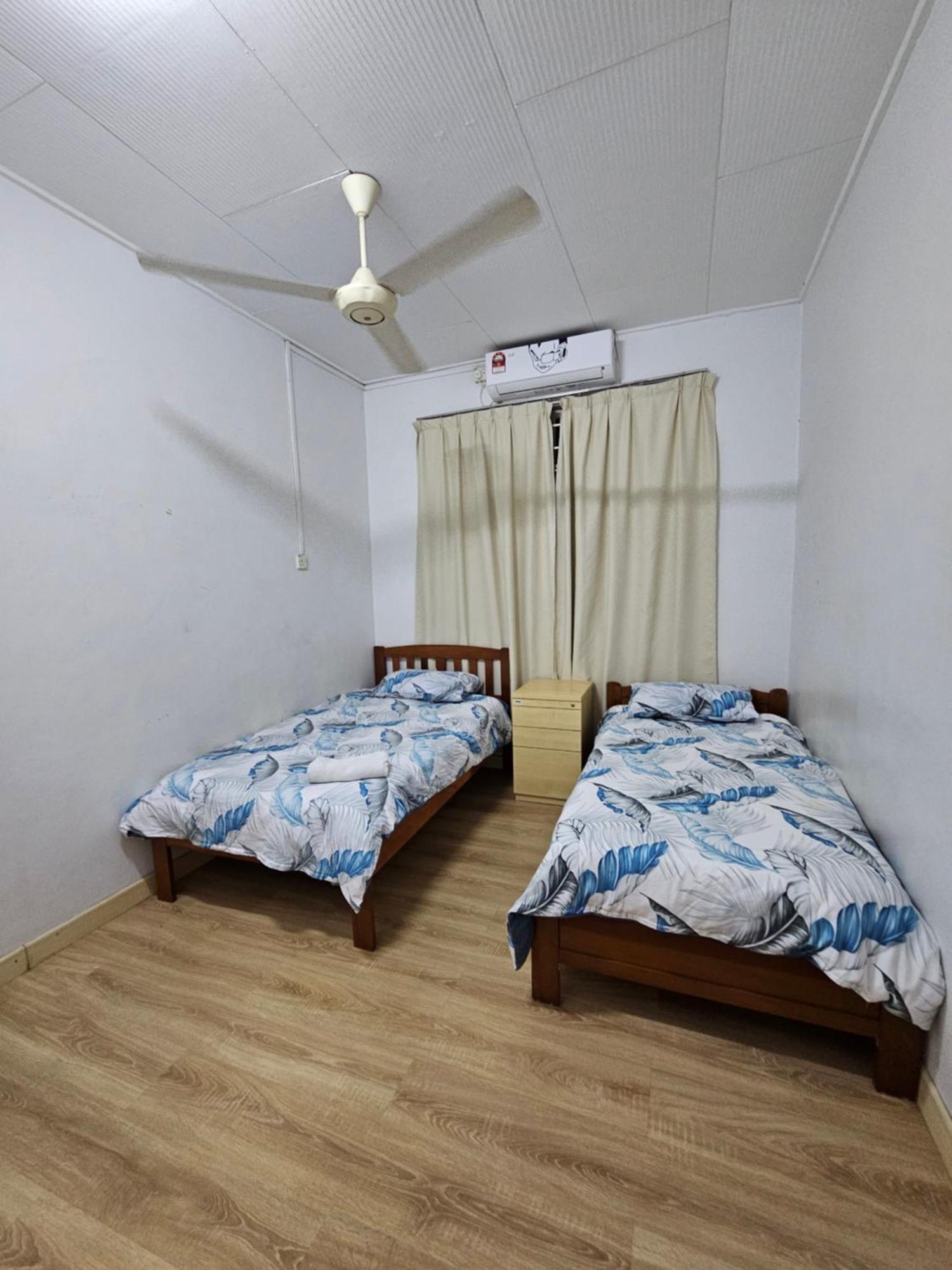 Ruhani Homestay 3 Kb - 4 Bedroom Fully Airconditioned With Wifi & Netflix Kota Bharu Buitenkant foto