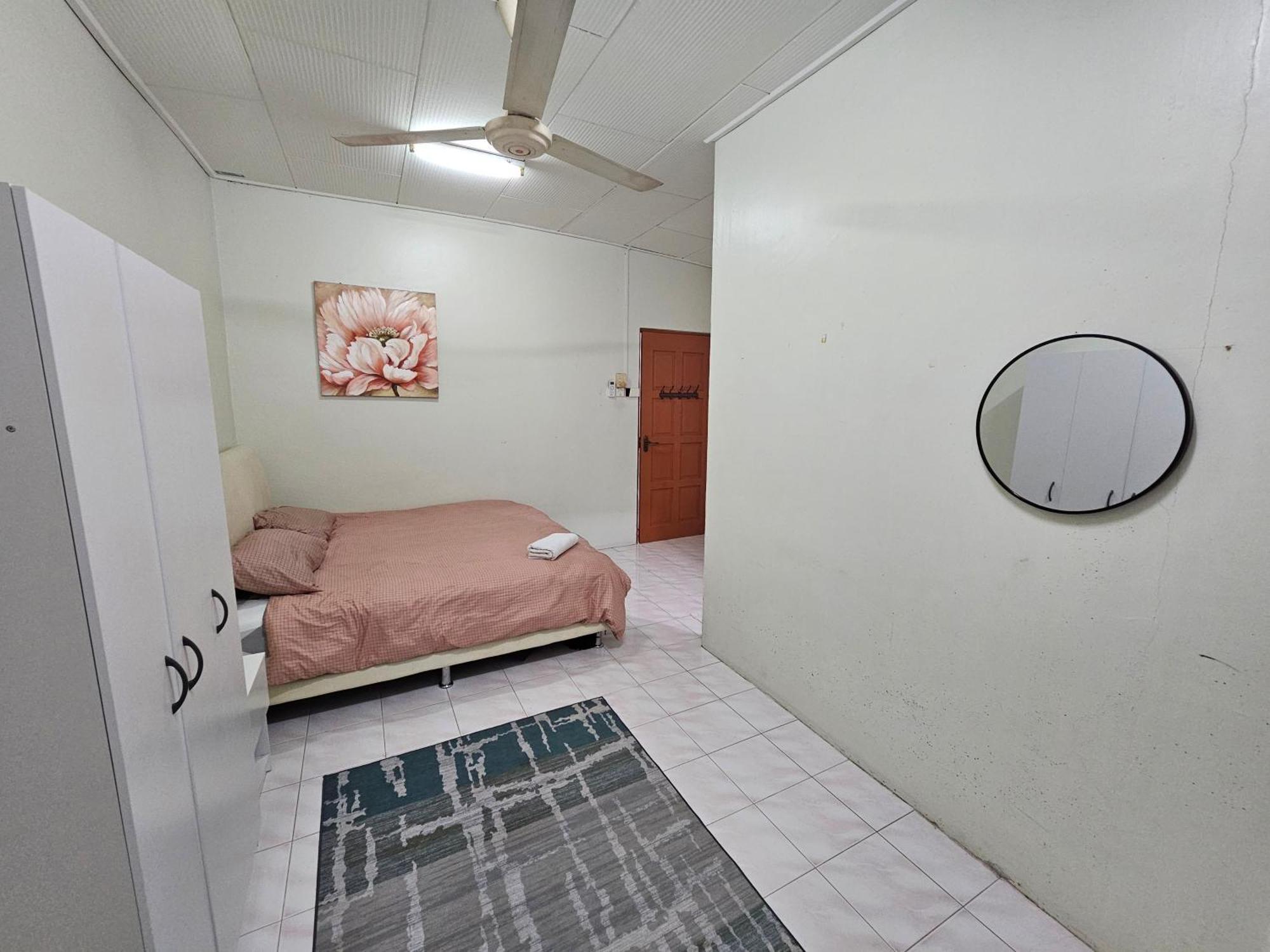 Ruhani Homestay 3 Kb - 4 Bedroom Fully Airconditioned With Wifi & Netflix Kota Bharu Buitenkant foto