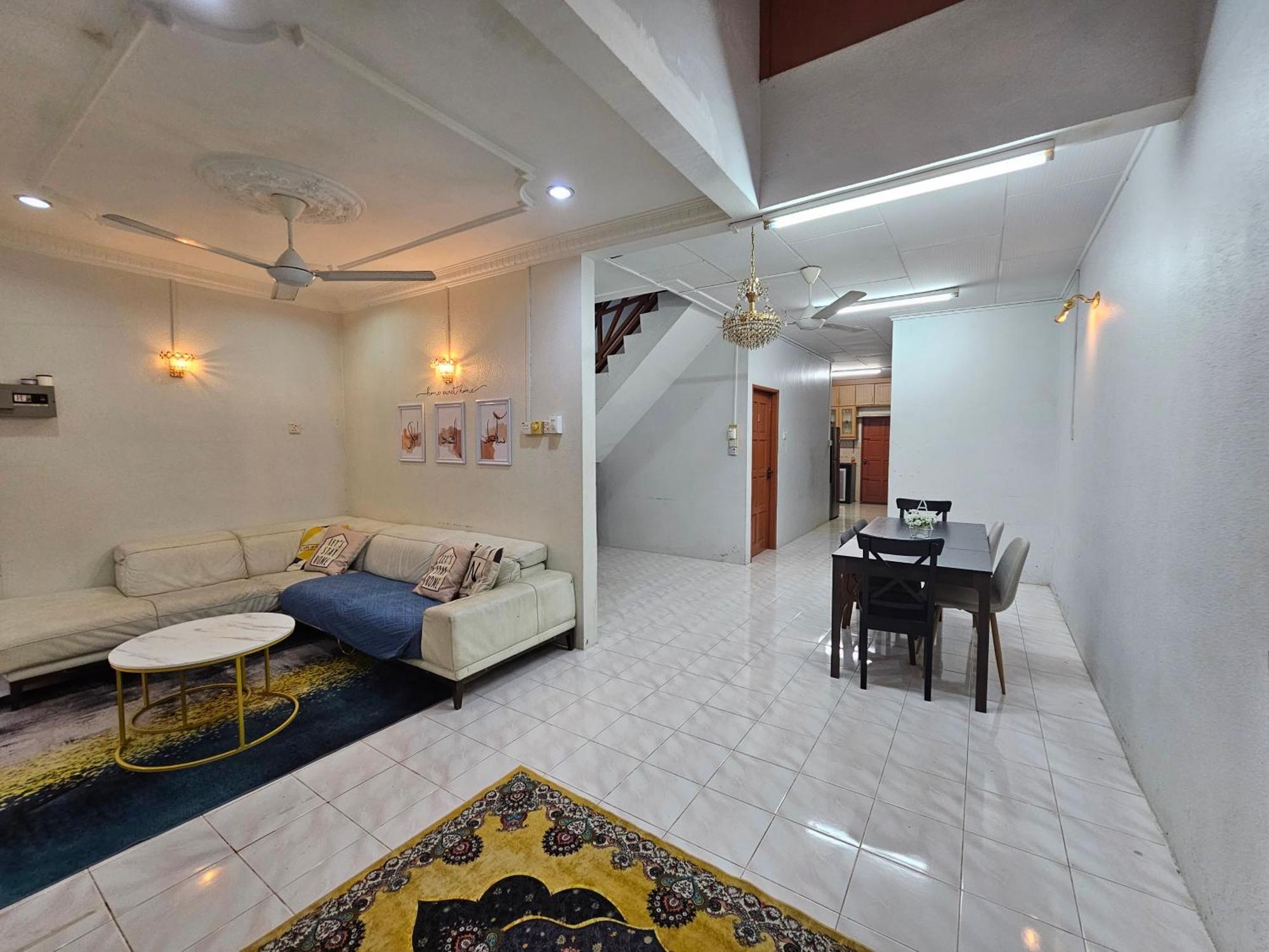Ruhani Homestay 3 Kb - 4 Bedroom Fully Airconditioned With Wifi & Netflix Kota Bharu Buitenkant foto