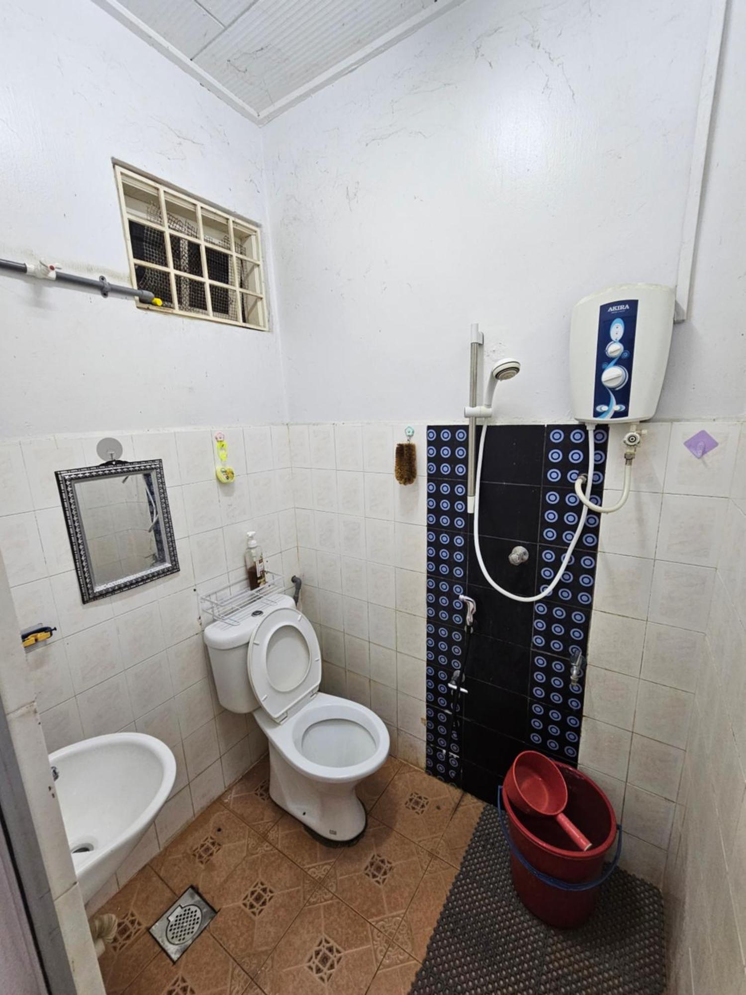 Ruhani Homestay 3 Kb - 4 Bedroom Fully Airconditioned With Wifi & Netflix Kota Bharu Buitenkant foto